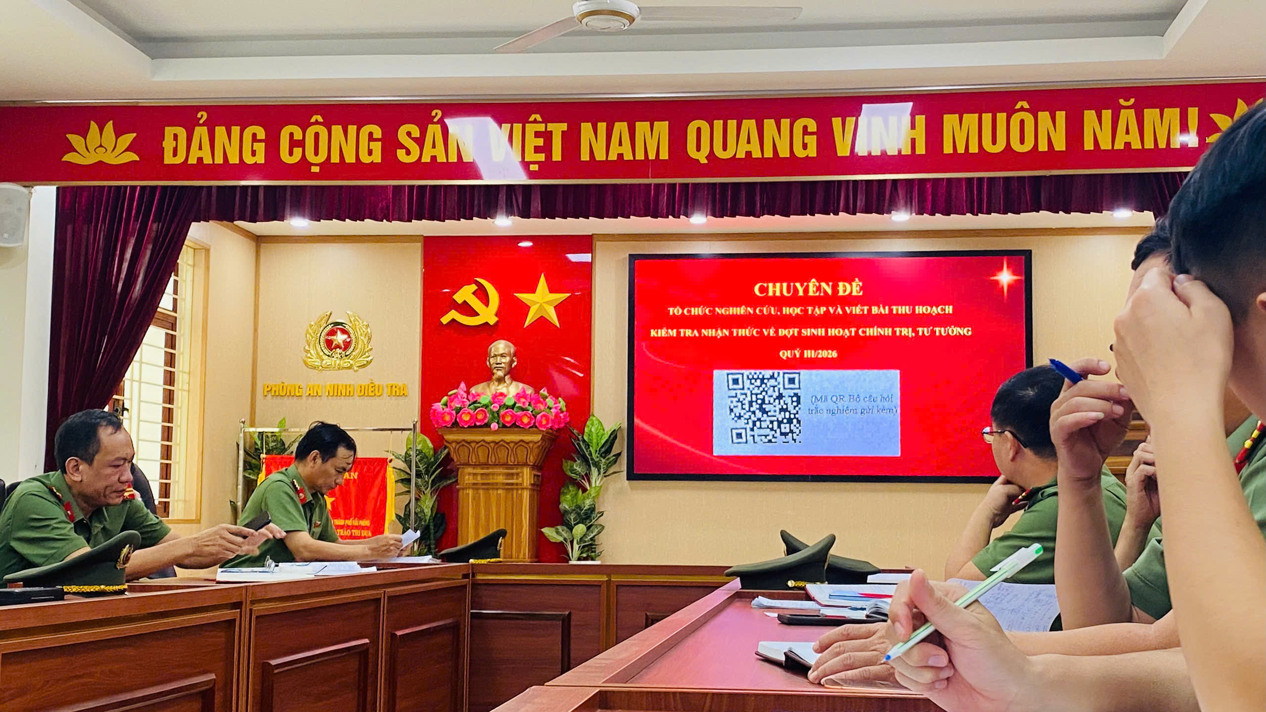 Đảng ủy Phòng An ninh điều tra tổ chức sinh hoạt chính trị, tư tưởng quý III/2026, nâng cao bản lĩnh, trí tuệ và trách nhiệm của lực lượng CAND